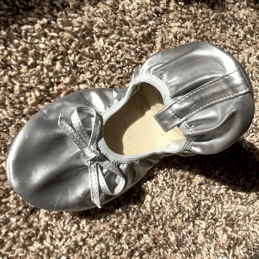🛍3/$15 SALE.    Foldable, packable silver flats - Picture 5 of 5